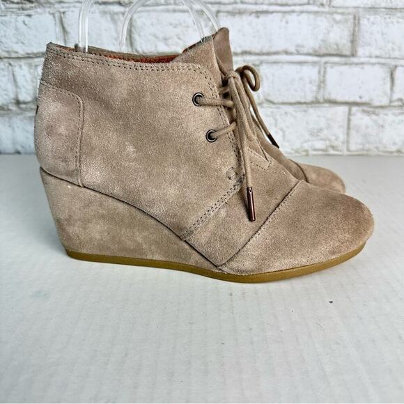 TOMS Booties Wedge Heel Suede Lace Up Ankle Boot Gray Brown 7 - Picture 2 of 13